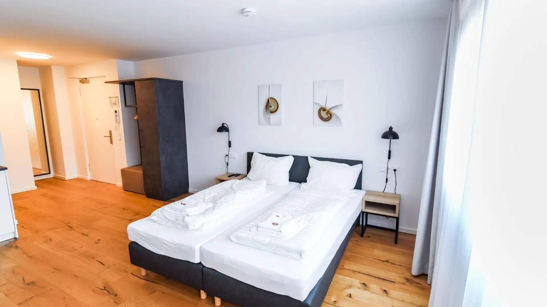 Helios Berlin Apartments 0*,