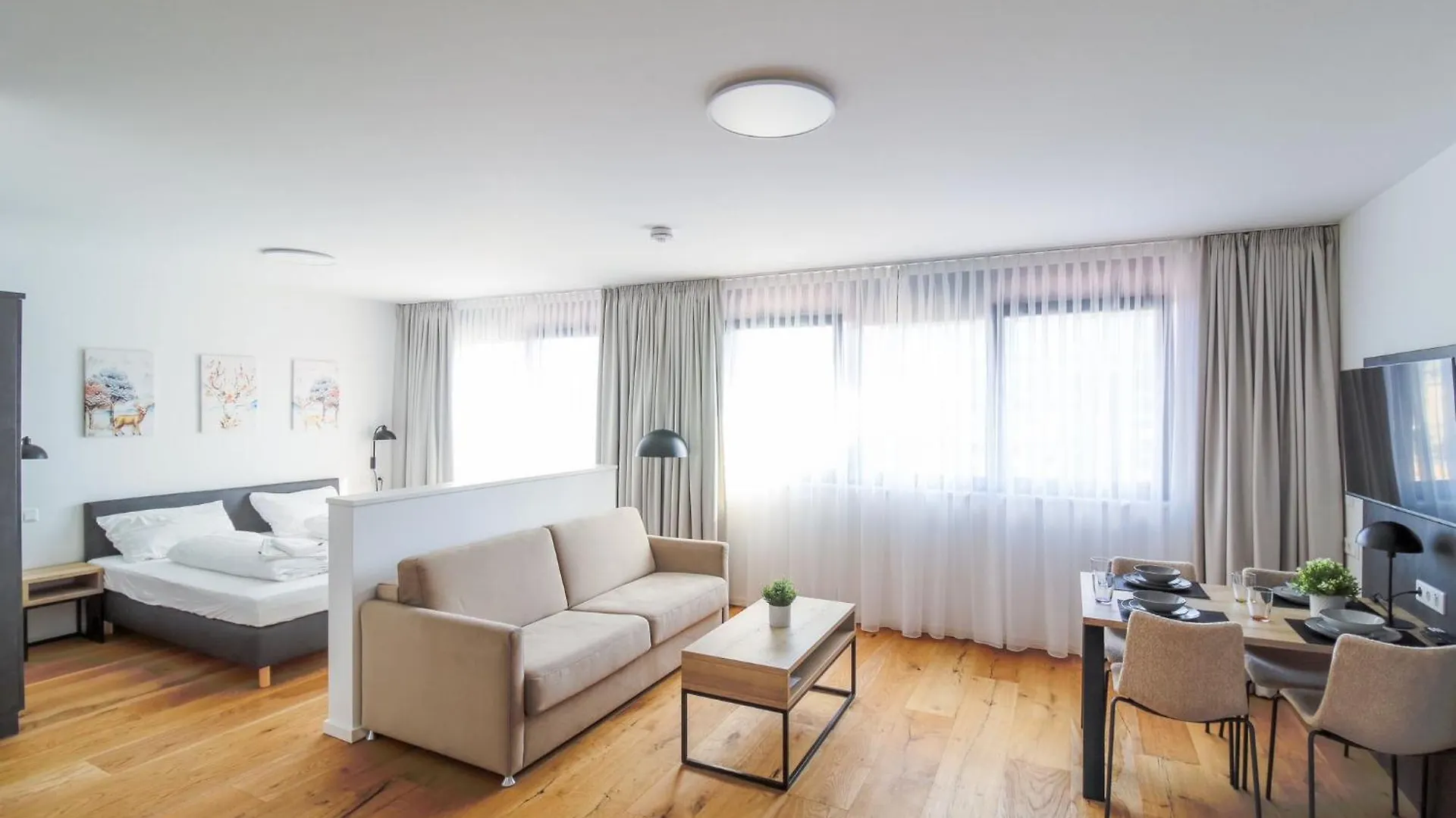 Helios Berlin Apartments 0*,